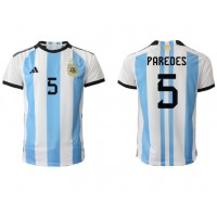 Camisa de Futebol Argentina Leandro Paredes #5 Equipamento Principal Mundo 2022 Manga Curta